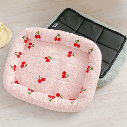 Cama Suave para Perros con Estampados de Cerezas