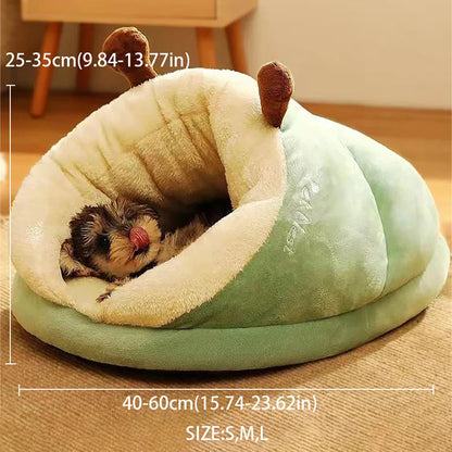 Lit cocooning pour chien en forme d'escargot vert 