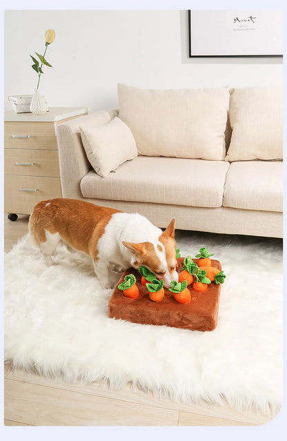 Tapis de fouille en forme de carotte pour chiens et chats en cours d'utilisation